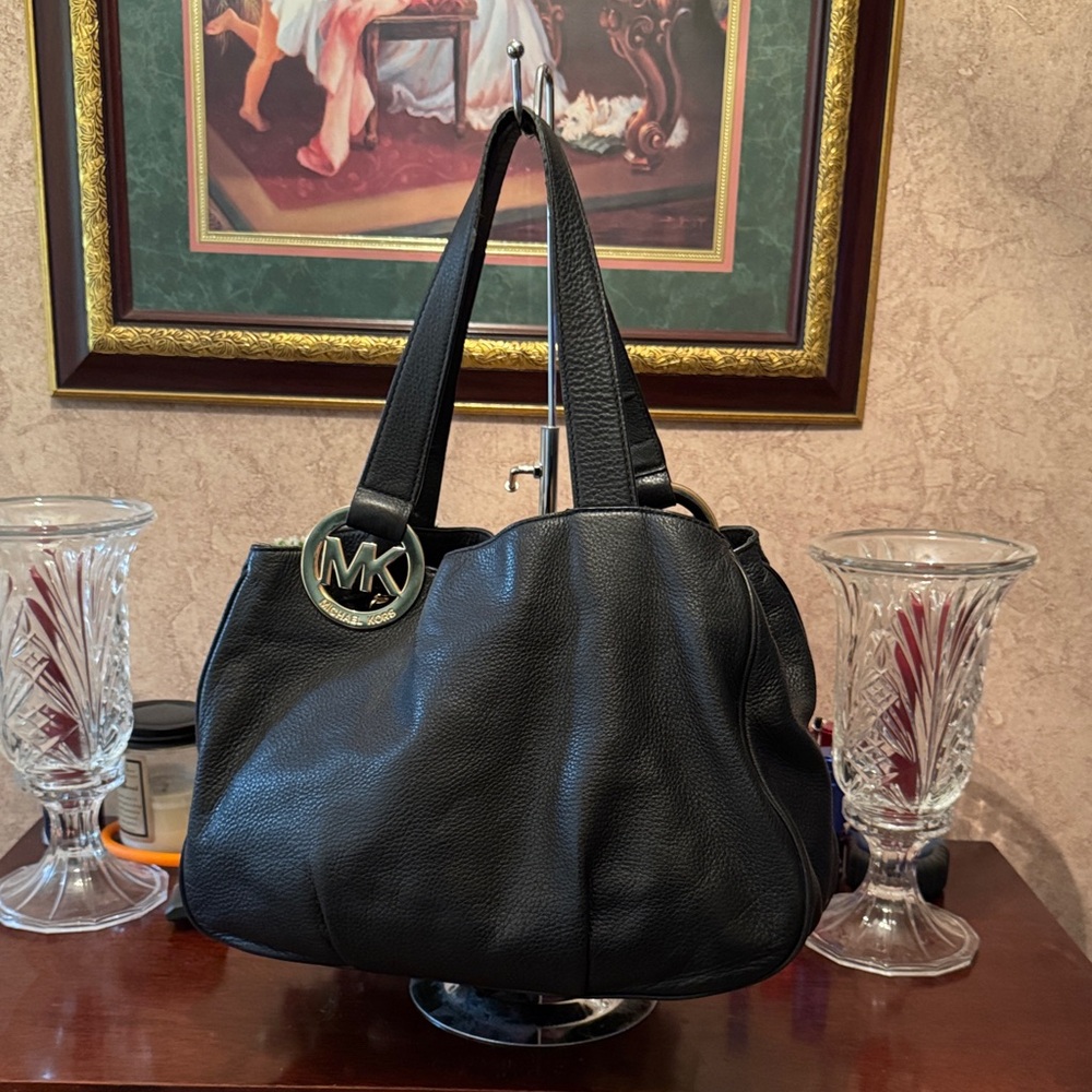 Michael Kors Black Shoulder Bag - Picture 3 of 17